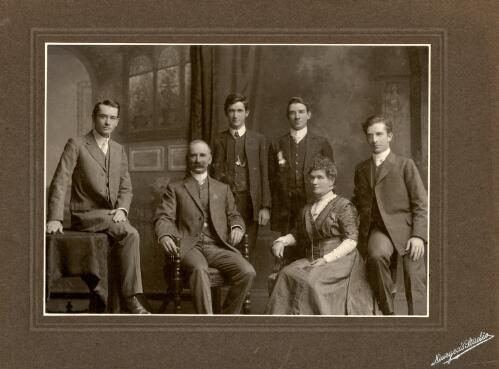 [Portrait of the Stanley family, ca. 1910] [picture]
