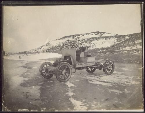 [Motor car, Shackleton Antarctic expedition, 1907-1909] [picture]