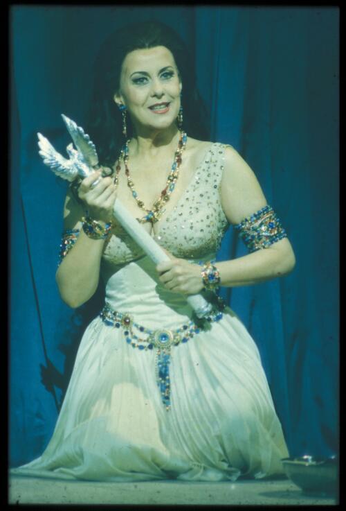 Yvonne Kenny as Cleopatra in the Australian Opera's performance of Julius Caesar, June 1994 [transparency] / Don McMurdo
