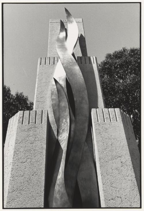 The Rats of Tobruk Memorial on Anzac Parade, Canberra, Australian Capital Territory, 1998 [picture] / Jon Rhodes