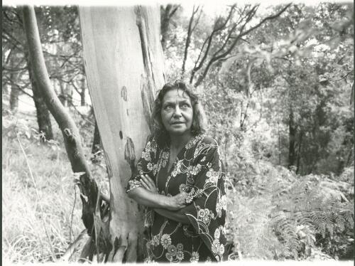 Kath Walker, Stradbroke Island, Queensland, ca. 1975, 2 [picture] / Bruce Howard