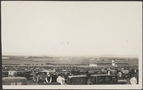 View of the troops on the parade ground outside Parliament House, Canberra, Australian Capital Territory, 9th May 1927 [picture] / May Sibley