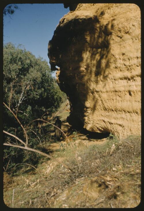 Professor John Mulvaney slide collection of archaeological excavations at Fromm's Landing, South Australia [transparency] / John Mulvaney and Dermot Casey