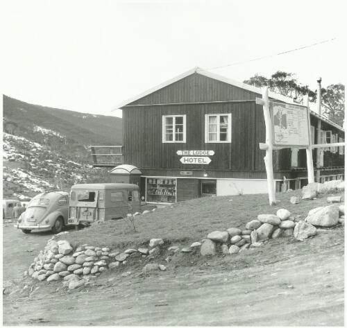 The Lodge Hotel, Thredbo, New South Wales, 1960 [picture] / Jeff Carter