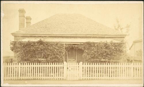 Brick house with picket fence, Hill End, New South Wales, ca. 1873 [picture] / Beaufoy Merlin