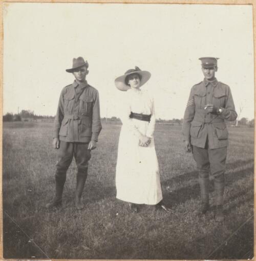 Geoff Hargrave, Margery Martin and an unidentified soldier, probably 1914 / W.A.S. Dunlop