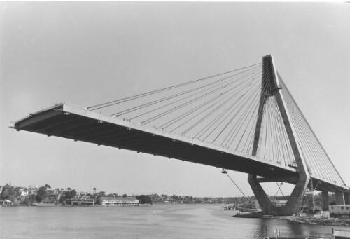 Building the Anzac Bridge, 1994 [picture] / Raymond de Berquelle