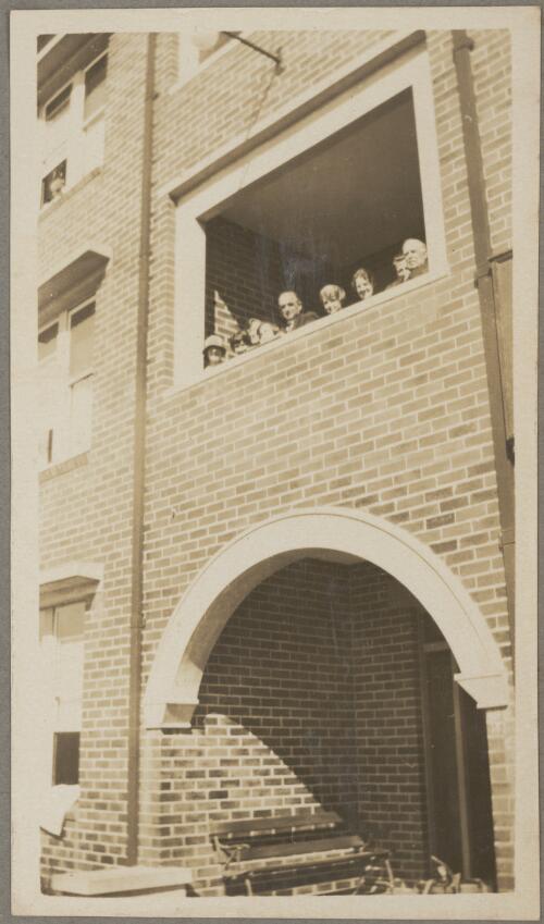 Holiday makers on the verandah of the Eldon, Katoomba, New South Wales, ca. 1926 [picture]
