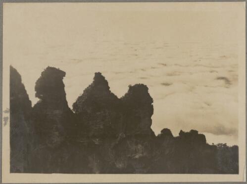 Mists in the Jamieson Valley, Blue Mountains, New South Wales, ca. 1926 [picture]