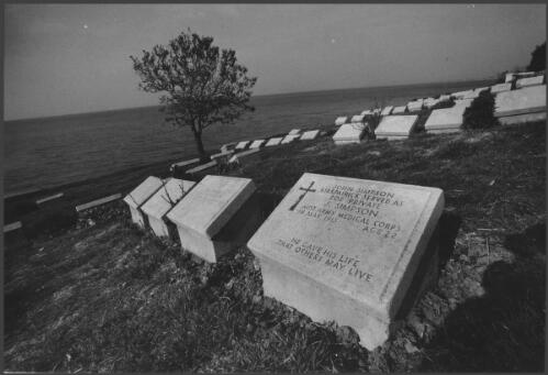 The grave of Simpson (of Simpson and his donkey fame) in a beach graveyard on Gallipoli [picture] / Bruce Howard