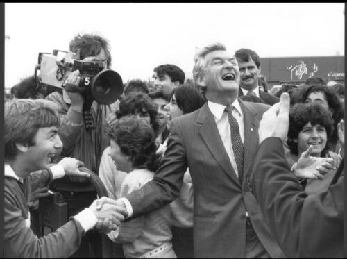 A very happy Prime Minister Bob Hawke on the campaign trail in Coburg, a suburb of Melbourne, in 1987 [picture] / Bruce Howard