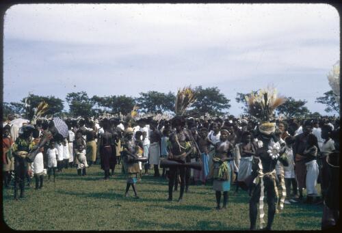Sing-sing on Boxing Day at the Old Football Oval, Lae, between 1955 and 1960, [10] [transparency] / Tom Meigan