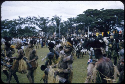 Sing-sing on Boxing Day at the Old Football Oval, Lae, between 1955 and 1960, [13] [transparency] / Tom Meigan