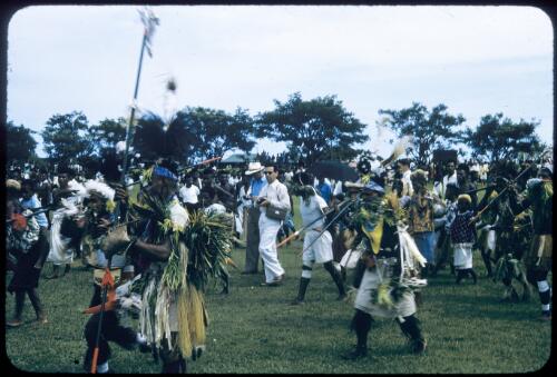 Sing-sing on Boxing Day at the Old Football Oval, Lae, between 1955 and 1960, [15] [transparency] / Tom Meigan