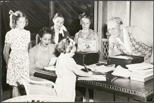 Horrie Miller with wife Mary Durack Miller and daughters (from left to right) Robin, Patsy, Marie Rose and Julie, 1952 [picture]