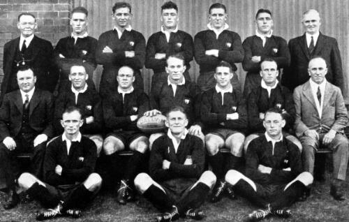 Australian Kangaroos Rugby League team, New South Wales, 1932 [picture] / Ern McQuillan