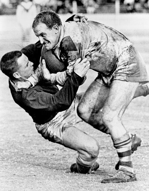 John Raper in a match at Kogarah, New South Wales, 1968 [picture] / Ern McQuillan