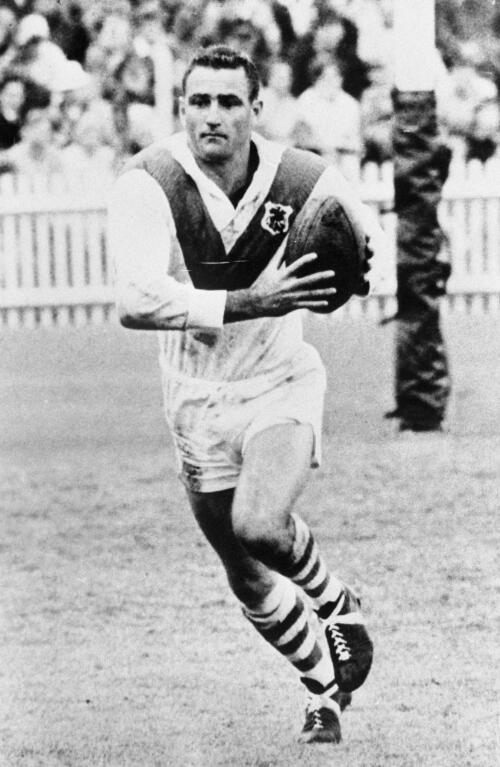 Reg Gasnier in a match at Kogarah, New South Wales, 1966 [picture] / Ern McQuillan