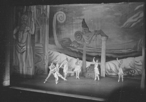 Dancers from the Original Ballet Russe in Protee, Theatre Royal, Sydney, September 1940, 1 [picture] / Ivan Repin