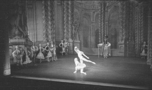 Dancers from the Original Ballet Russe in Aurora's Wedding, Theatre Royal, Sydney, September 1940, 5 [picture] / Ivan Repin