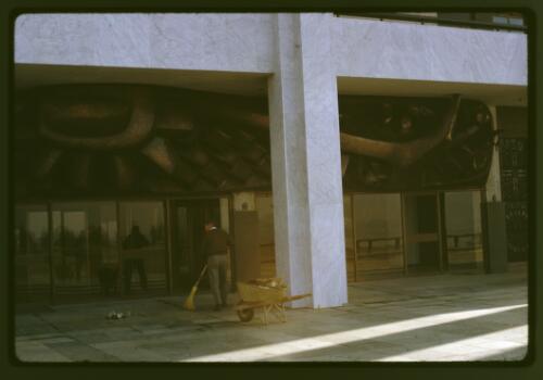 The Tom Bass lintel sculpture over the main entrance to the National Library of Australia, Canberra, Australian Capital Territory, May 1969, 1 [transparency] / Kevin Goodridge
