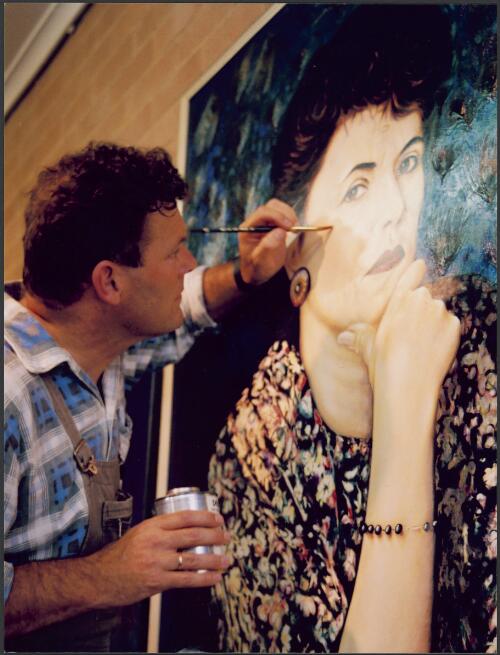 Neville Dawson varnishing his painting, Portrait of Lindy Chamberlain, through my eyes, ca. 1992 [picture] / Roseina Baker