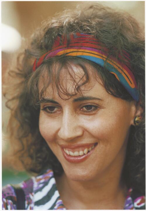 Sally Morgan at the Adelaide Festival, South Australia, 5 March 1990 [picture] / Bruce Postle