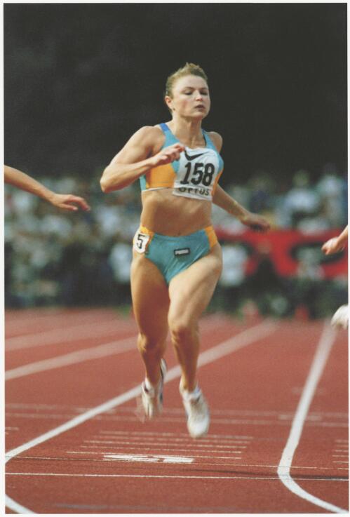 Melinda Gainsford-Taylor competing in the Nike Track Classic at Olympic Park, Melbourne, 20 February 1997 [picture] / Bruce Postle