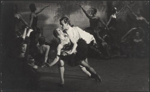 Kenneth Gillespie and Edna Busse in the Borovansky ballet The Black Swan, 1950 [picture]