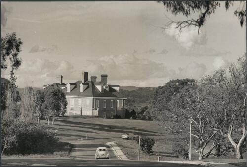 American Embassy, Canberra, ca. 1960 [picture] / Jeff Carter