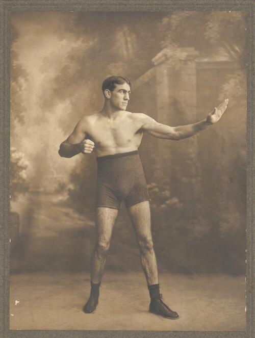 [Portrait of Les O'Donnell, boxer] [picture]