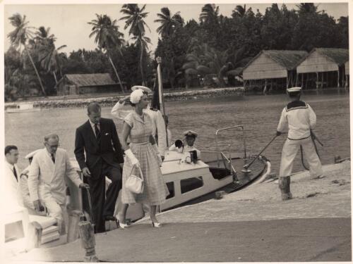 H.M. Queen Elizabeth and Prince Philip arrive at the Cocos Islands, April 1954 [picture] / Tom Meigan