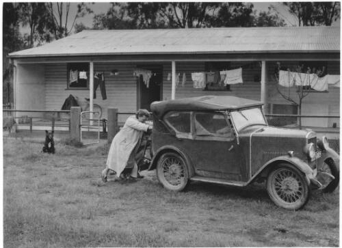 The 'new' car, Ovens Valley, 1956 [picture] / Jeff Carter