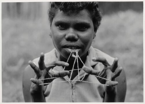 Cat's cradle, Foxground, New South Wales, 1968 [picture] / Jeff Carter