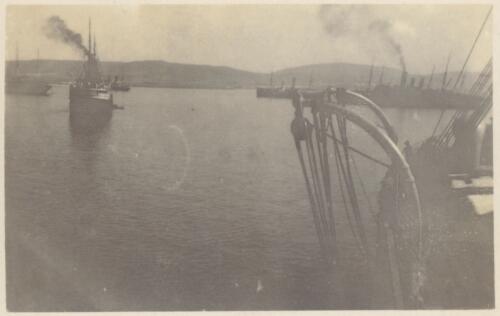 [Warships at Gallipoli Peninsula, 1915] [picture] / H.C.G. Macindoe