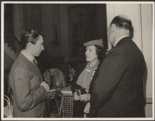 [David Lichine from Ballet Russe, Beryl de Sueter (i.e. Beryl de Zoete) and Mr Corkeran (?), Monte Carlo, ca. 1939] [picture] / Peggy Delius
