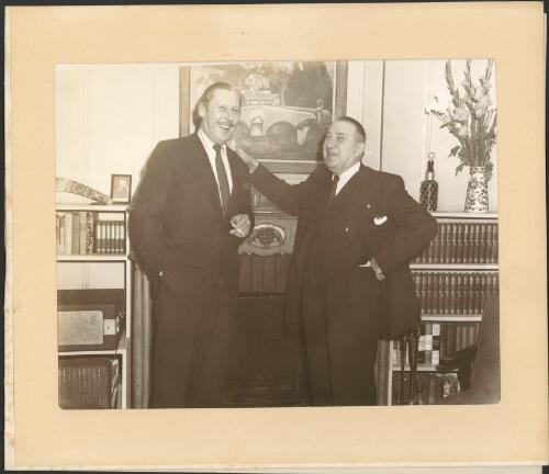 [Souvenir photo of Robert Coote and Harald Bowden, Sydney] [picture]