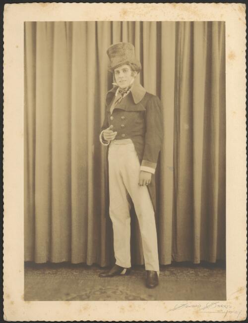 [Portrait of Herbert Browne in costume with top hat, cravat and overcoat with wide lapels, 192-?] [picture] / Howard Harris
