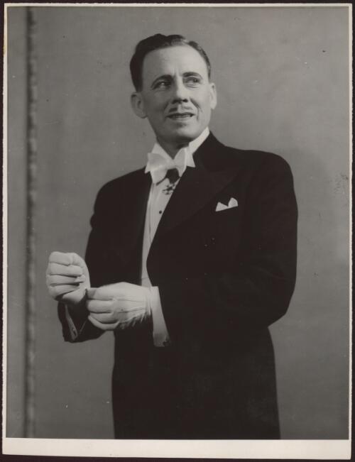 [Portrait of Herbert Browne in formal dress with white gloves, 193-?] [picture]
