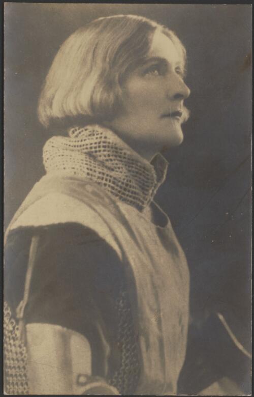 Sybil Thorndike in St. Joan, [1932?] [picture]