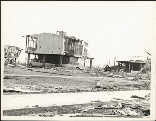Houses destroyed by Cyclone Tracy, Darwin, December, 1974 [picture] / Alan Dwyer