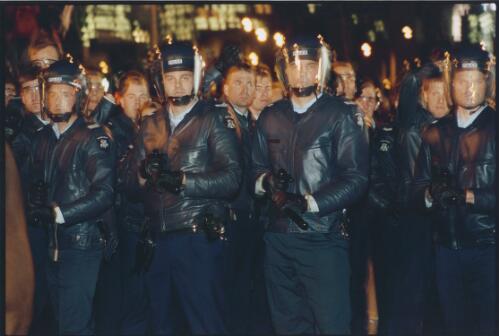 [Protestors and police outside the World Economic Forum at Crown Casino in Melbourne, 11 September 2000] [picture] / Ben Rushton