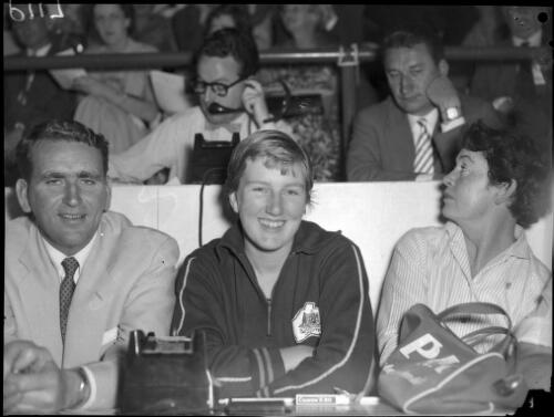 [Lorraine Crapp with her parents?, Olympic Games, Melbourne, 7 December 1956] [picture]