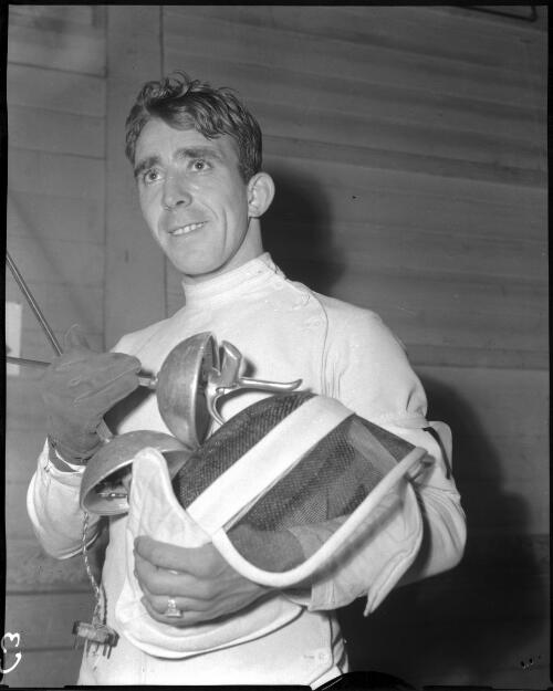 [Unidentified male fencer, Olympic Games, Melbourne, 24 November 1956] [picture]