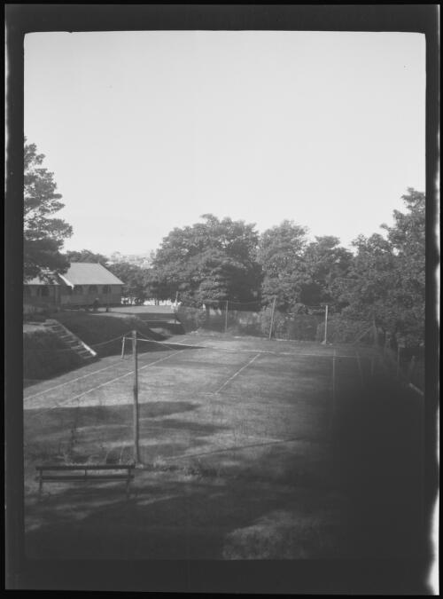 Tennis court at Chip Chase, Wollstonecraft, New South Wales, 1920 / Michael Terry
