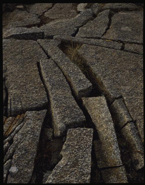 Fractured granite, Kosciuszko National Park, New South Wales, 1986 [transparency] / Peter Dombrovskis