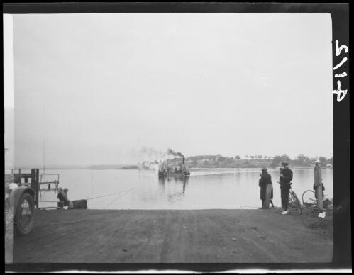 Ferry crossing the Clarence River near Grafton, New South Wales, 1920 / Michael Terry