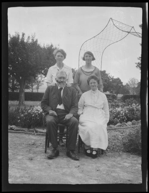 Mr and Mrs John Tindal, their daughter Dorothy and another woman of Tatiana Station, Glen Innes, New South Wales, May 1922  / Michael Terry