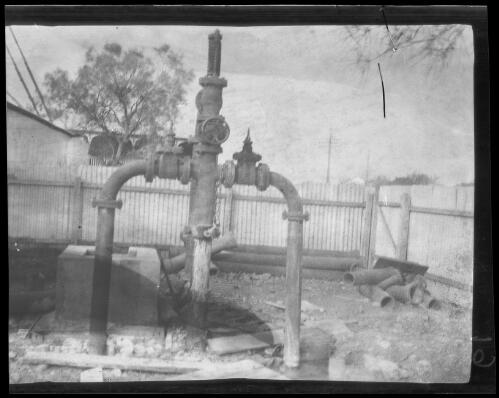 Town bore at Longreach, Queensland, 1922/ Michael Terry
