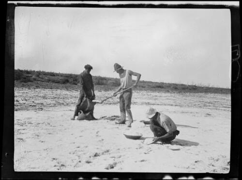 Expedition members collecting salt near Lake Gregory, Western Australia, 1925, 2 / Michael Terry